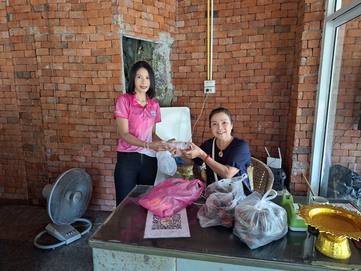 วันที่​ 2 (วันที่​ 1 กรกฎาคม 2568) ลงพื้นที่ศาลาหมู่บ้านหมู่ที่​ 2 บ้านเขาไว้ข้าว ตามแผนปฏิบัติการออกหน่วยฉีดวัคซีนป้องกันโรคพิษสุนัขบ้า ประจำปี 2568