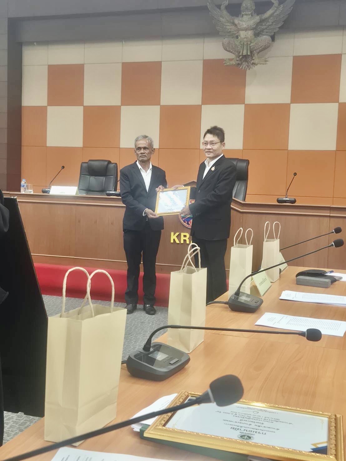 นายนิวัต ตัดสมัย นายกองค์การบริหารส่วนตำบลดินแดง

เข้ารับ เกียรติบัตรผ่านการประเมินรับรอง “ตำบลมหัศจรรย์ 1,000 วัน Plus สู่ 2,500 วัน
